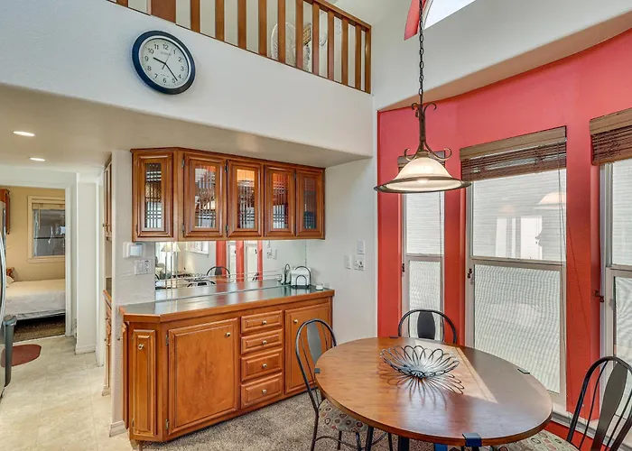 Walk To London Bridge Beach: Havasu Cabin! Holiday home *
