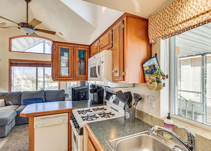 Walk To London Bridge Beach: Havasu Cabin! Lake Havasu City
